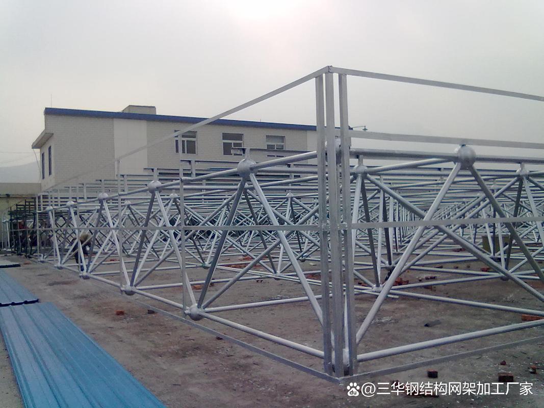 鋼結構球形網(wǎng)架 現(xiàn)代建筑空間的優(yōu)雅骨架
