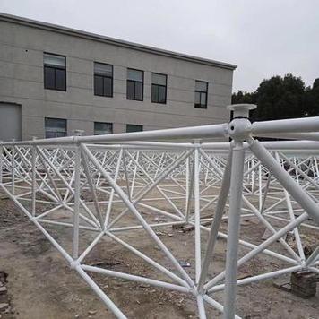 戶(hù)外鋼結(jié)構(gòu)遮陽(yáng)棚 多規(guī)格網(wǎng)架屋面，卓越穩(wěn)定性與專(zhuān)業(yè)加工